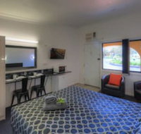 Twin Swans Motel - Rental Cars