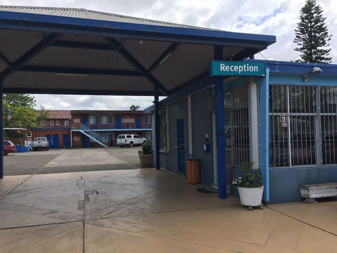 Ashfield Motor Inn - Rental Cars 1