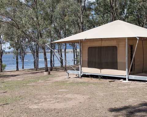 NRMA Lake Somerset Holiday Park - Rental Cars 4