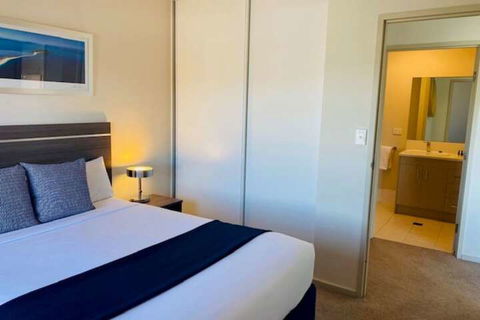 Hume Serviced Apartments - Rental Cars 7