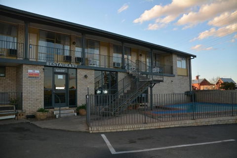Adrian Motel - Rental Cars 1
