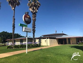 Coro Club Motel - Rental Cars 1