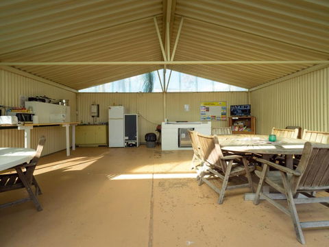 Biloela Caravan & Tourist Park - Rental Cars 6