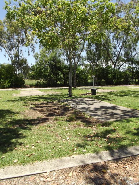 Biloela Caravan & Tourist Park - Rental Cars 1