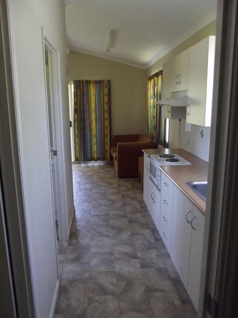 Biloela Caravan & Tourist Park - Rental Cars 2