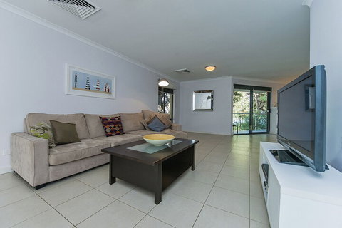 Yallingup Beach Resort - Rental Cars 1