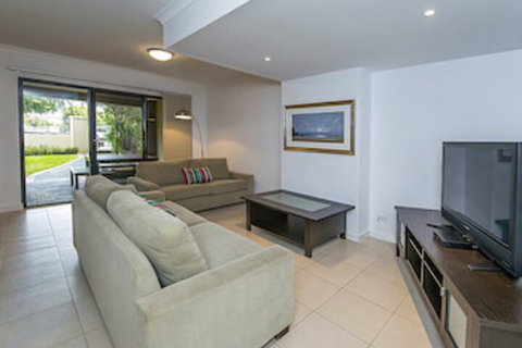 Yallingup Beach Resort - Rental Cars 6