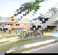 1770 Lagoons Central Apartment Resort - Rental Cars