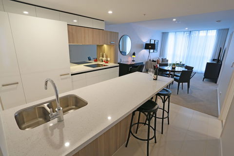 Alex Perry Hotel & Apartments - Rental Cars 5