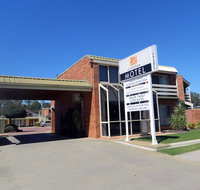 cluBarham Motel - Rental Cars