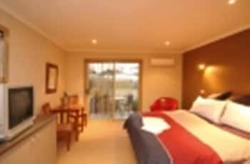 Motel Strahan - Rental Cars 0