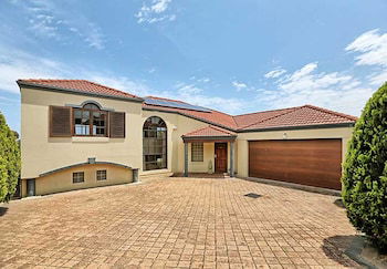 Rancho Relaxo 3 Bedroom House - Rental Cars 3