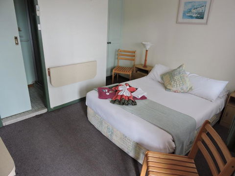 Pacific Motor Inn - Rental Cars 5