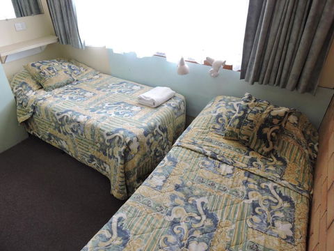 Pacific Motor Inn - Rental Cars 3
