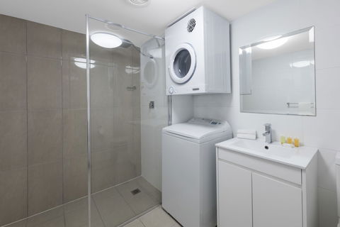 Nesuto The Entrance Apartments - Rental Cars 5