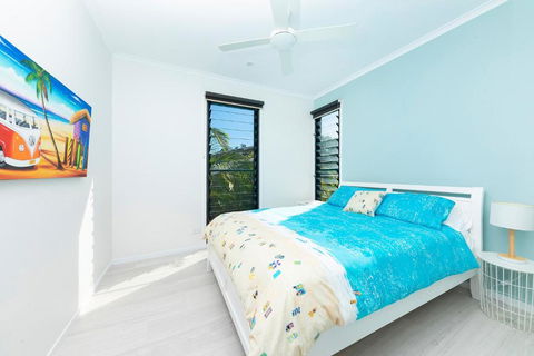 Boom 6 Boomerang Beach - Rental Cars 2