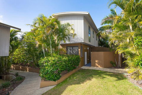 Boom 6 Boomerang Beach - Rental Cars 6