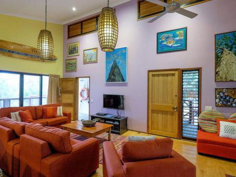 Five Bimba (Tractor House) - Rental Cars 4