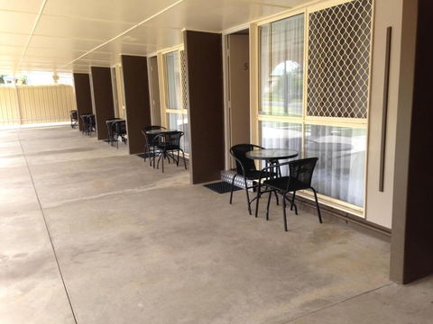 Kalua Motel - Rental Cars 2