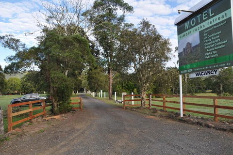 Nimbin Rocks Retreat - Rental Cars 1