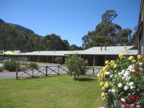 Halls Gap Log Cabins - Rental Cars 3