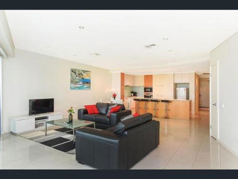 Gallery Resort Apartments - Rental Cars 1