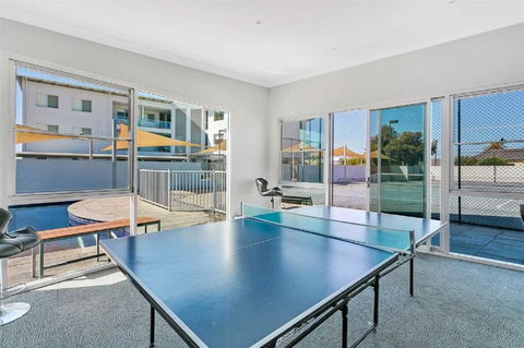 Gallery Resort Apartments - Rental Cars 5