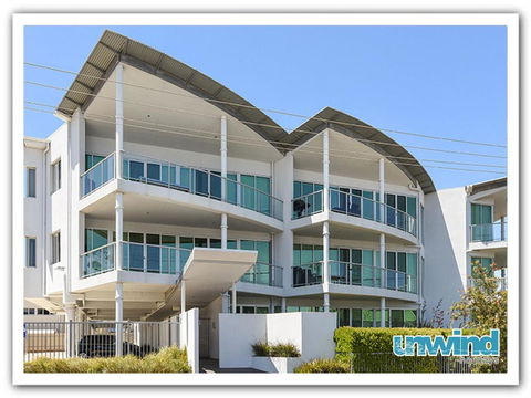 Gallery Resort Apartments - Rental Cars 2