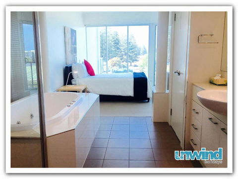 Gallery Resort Apartments - Rental Cars 4