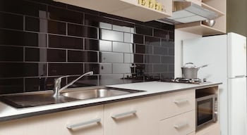 Abercrombie Student Accommodation - Rental Cars 1