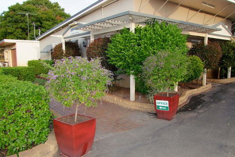 Acacia Motel - Rental Cars 0