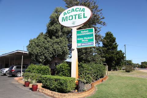 Acacia Motel - Rental Cars 3