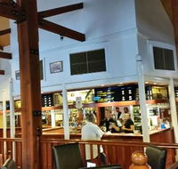 Edwards tavern - Rental Cars