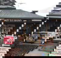 Glenrowan Dad and Dave's Billy Tea Rooms and Accommodation - Rental Cars
