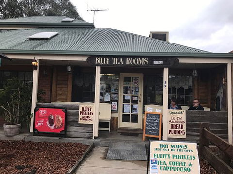 Glenrowan Dad And Dave's Billy Tea Rooms And Accommodation - Rental Cars 0