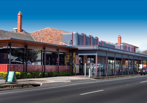 The Red Lion - Rental Cars 1