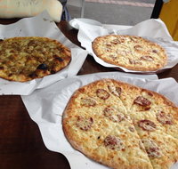 Zahra's Pizza and Munoosh