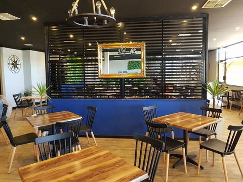 Chef Uno Kitchen Bar - Rental Cars 0