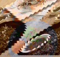 Balaclava Hotel - Rental Cars