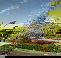The Stirling Hotel - Rental Cars