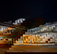 Royal Oak Hotel Penola - Rental Cars
