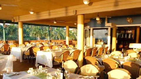 La Beach Restaurant - Rental Cars 1