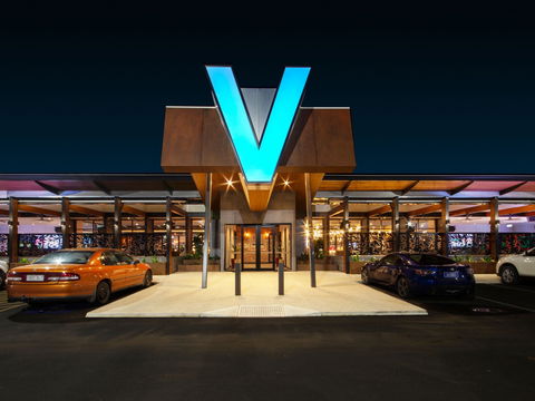 V Hotel - Rental Cars 0