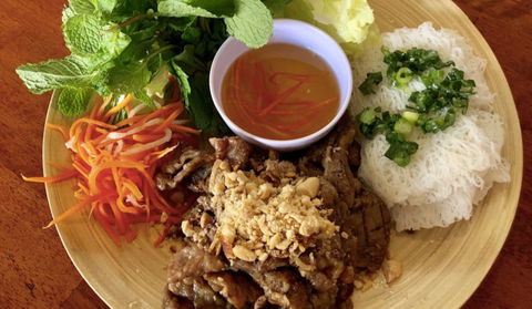 Aunty Ut Restaurant - Rental Cars 0