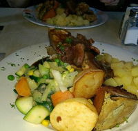 Queens Arms Hotel Riccardo's Seafood and Steakhouse - Rental Cars