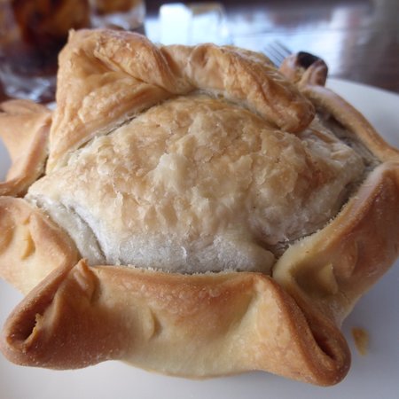 Pinnacle Hotel - Rental Cars 0