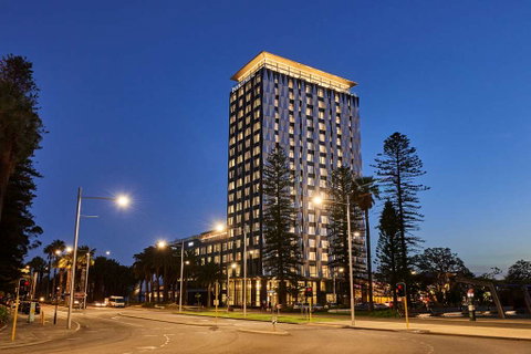 DoubleTree by Hilton Perth Waterfront - Rental Cars 2