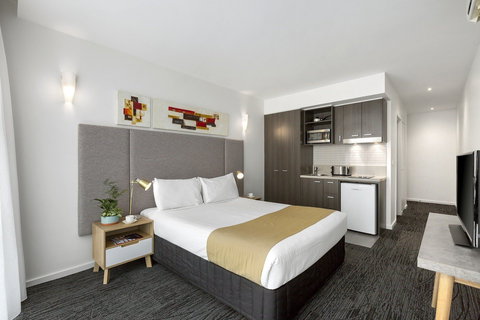 Quest Caroline Springs - Rental Cars 12