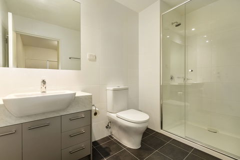 Quest Melbourne Airport - Rental Cars 2