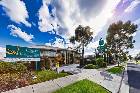 Quality Hotel Melbourne Airport - Rental Cars 3
